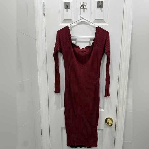 Red off shoulder dress - Picture 2 of 2